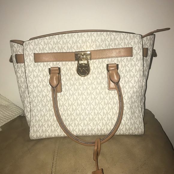 Micheal Kors purse - Picture 2 of 6